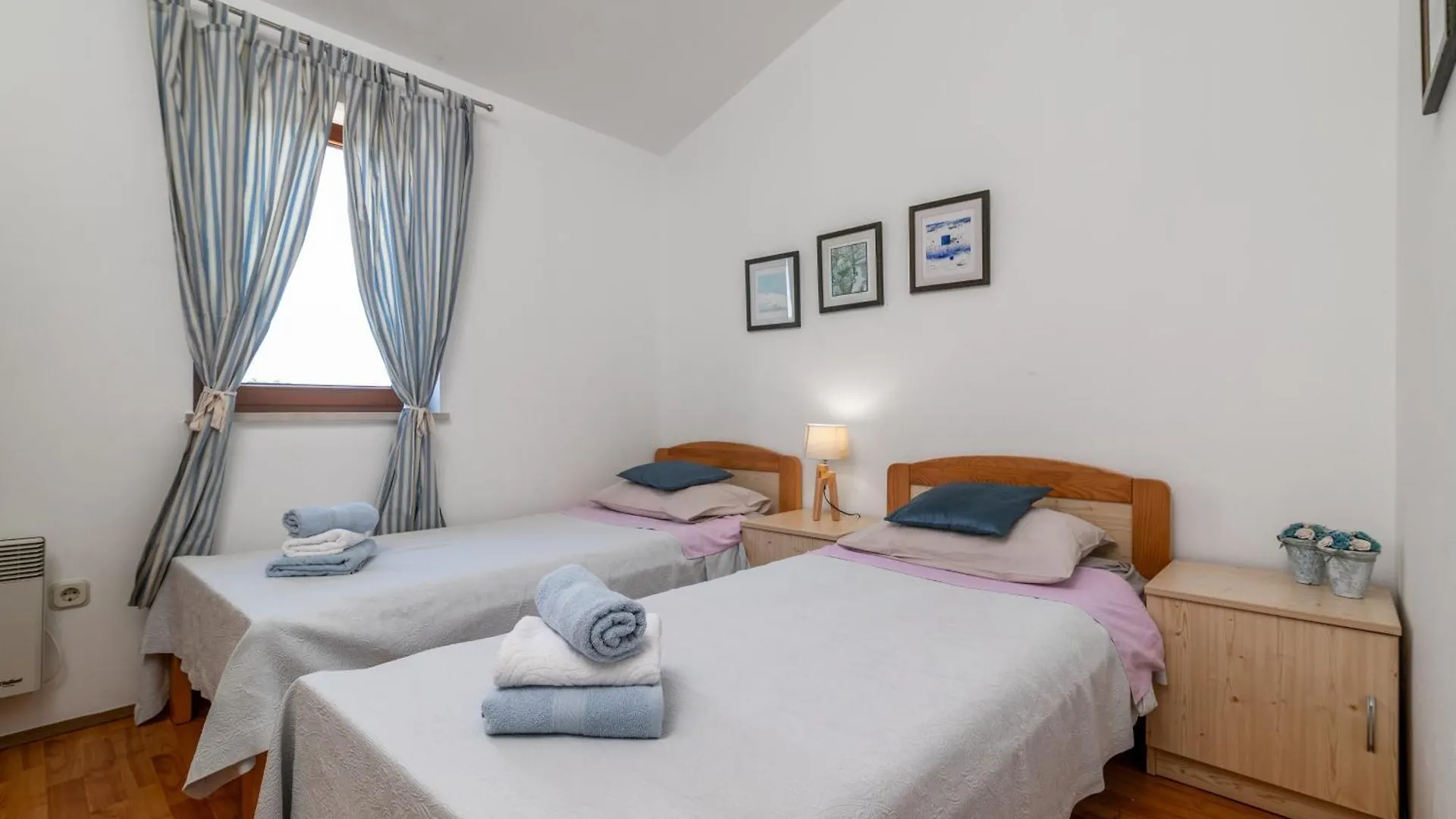 Family Friendly Apartments With A Swimming Pool Krnica, Marcana - 3029 0*, Krnica