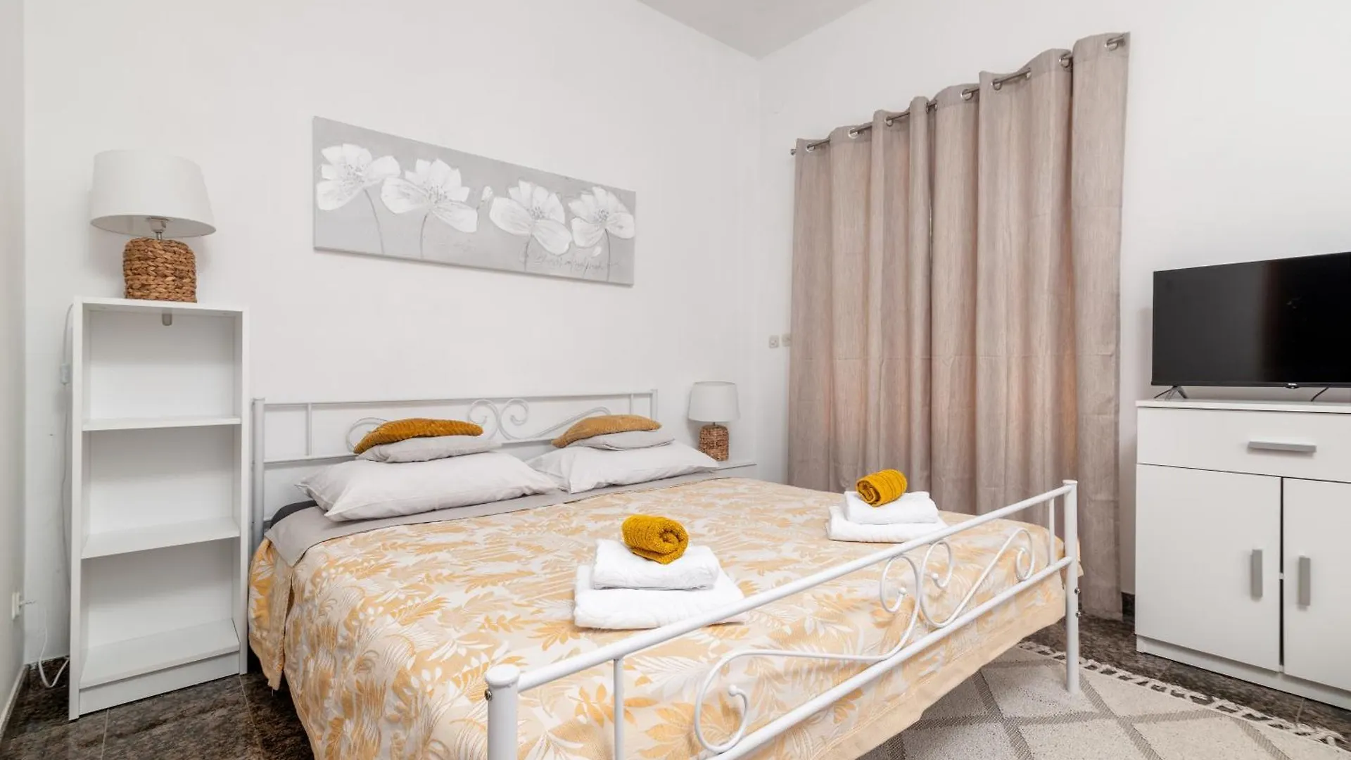 Family Friendly Apartments With A Swimming Pool Krnica, Marcana - 3029 Krnica